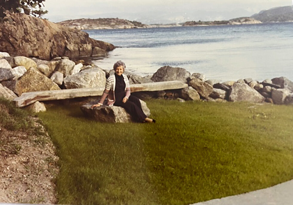 Johnsen hjemme på gården i voksen alder. Foto: privat